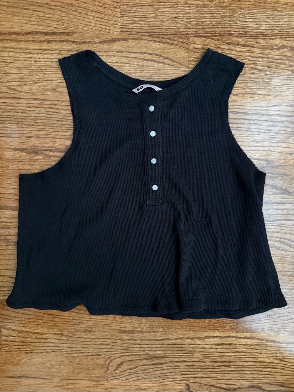 SO black tank size large